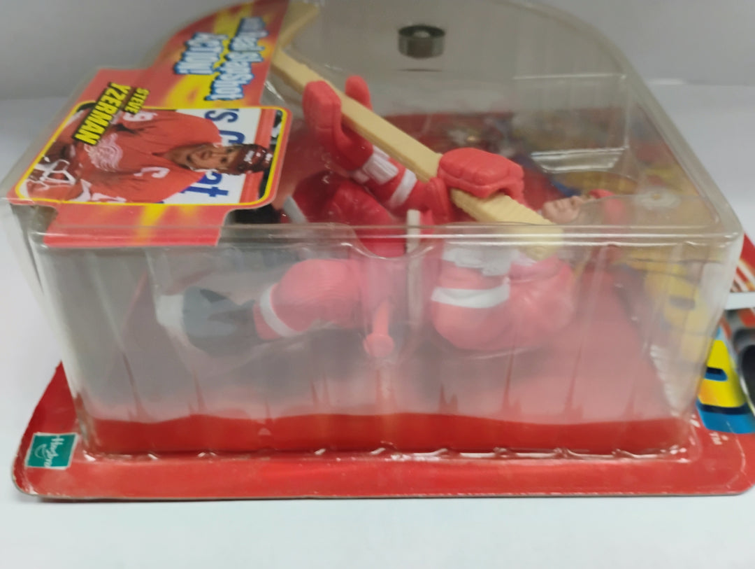 1998 Hasbro Starting Lineup PRO  ACTION Steve Yzerman Sealed