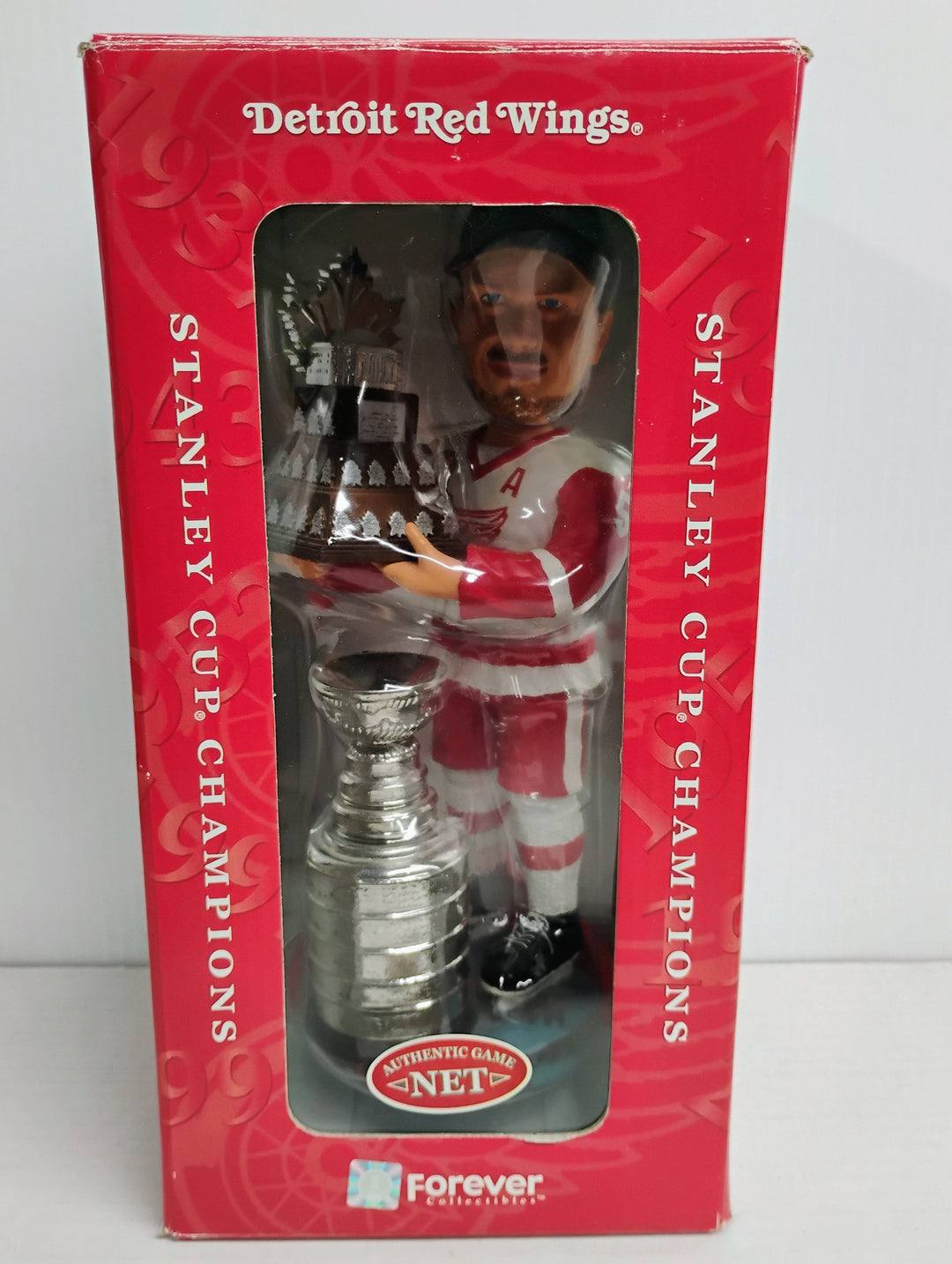 2002 Forever Collectibles "Men Of Ice"  Nicklas Lidstrom Detroit Red Wings Stanley Cup Champions