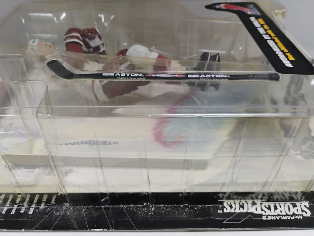 2000 McFarlane Steve Yzerman McFarlane's Sport's Picks  Series 1 Sealed Box