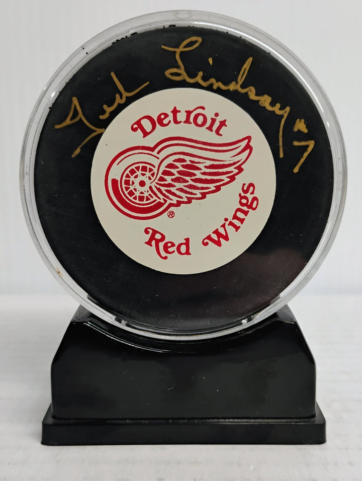 Detroit Red Wings Hocket Ted Lindsay Autographed Puck W/ Stand  No COA