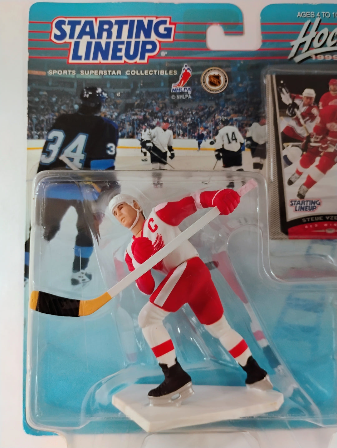 1999 Hasbro Starting Lineup Steve Yzerman Hockey 1999-2000