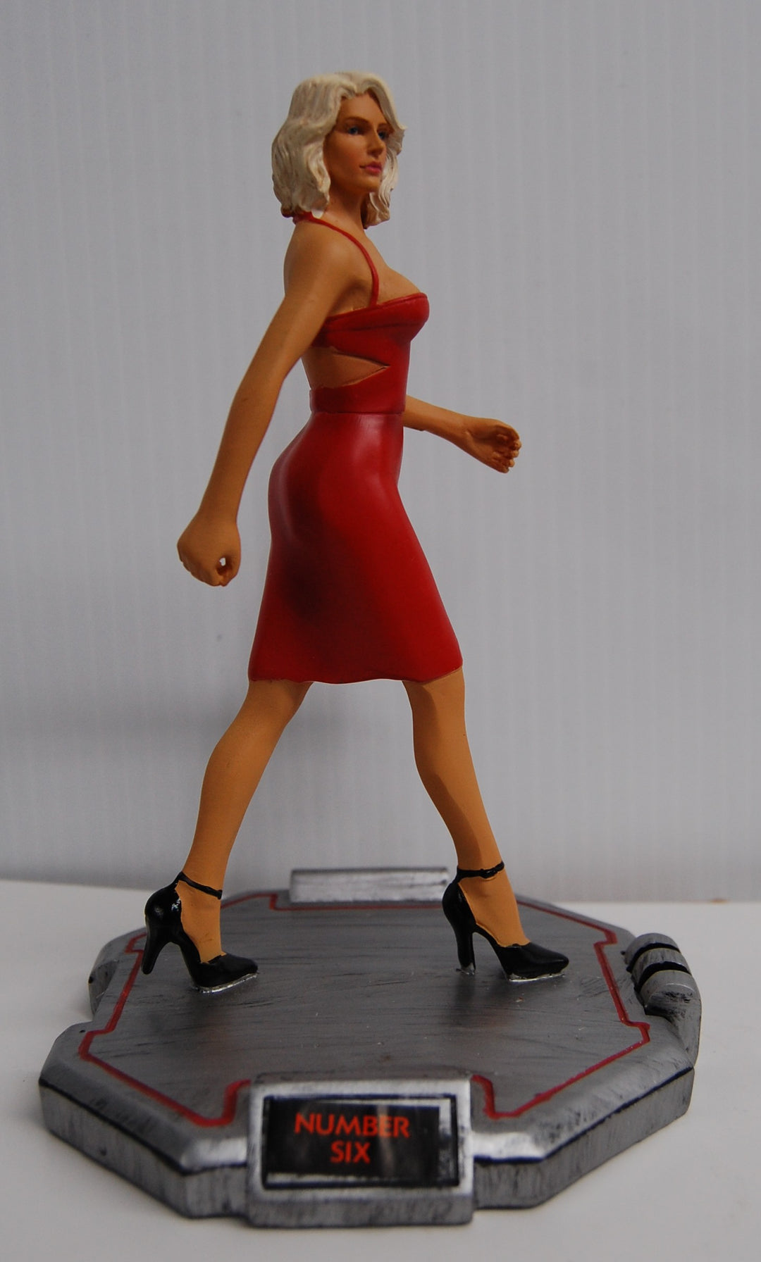 Battlestar Galactica Evoltion of the Cylon - VI Number Six 2010