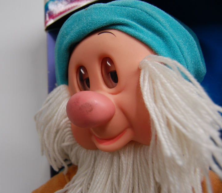 Snow White and The Seven Dwarfs - Sleepy Plush Doll - 1993 Mattel *Package Damage*
