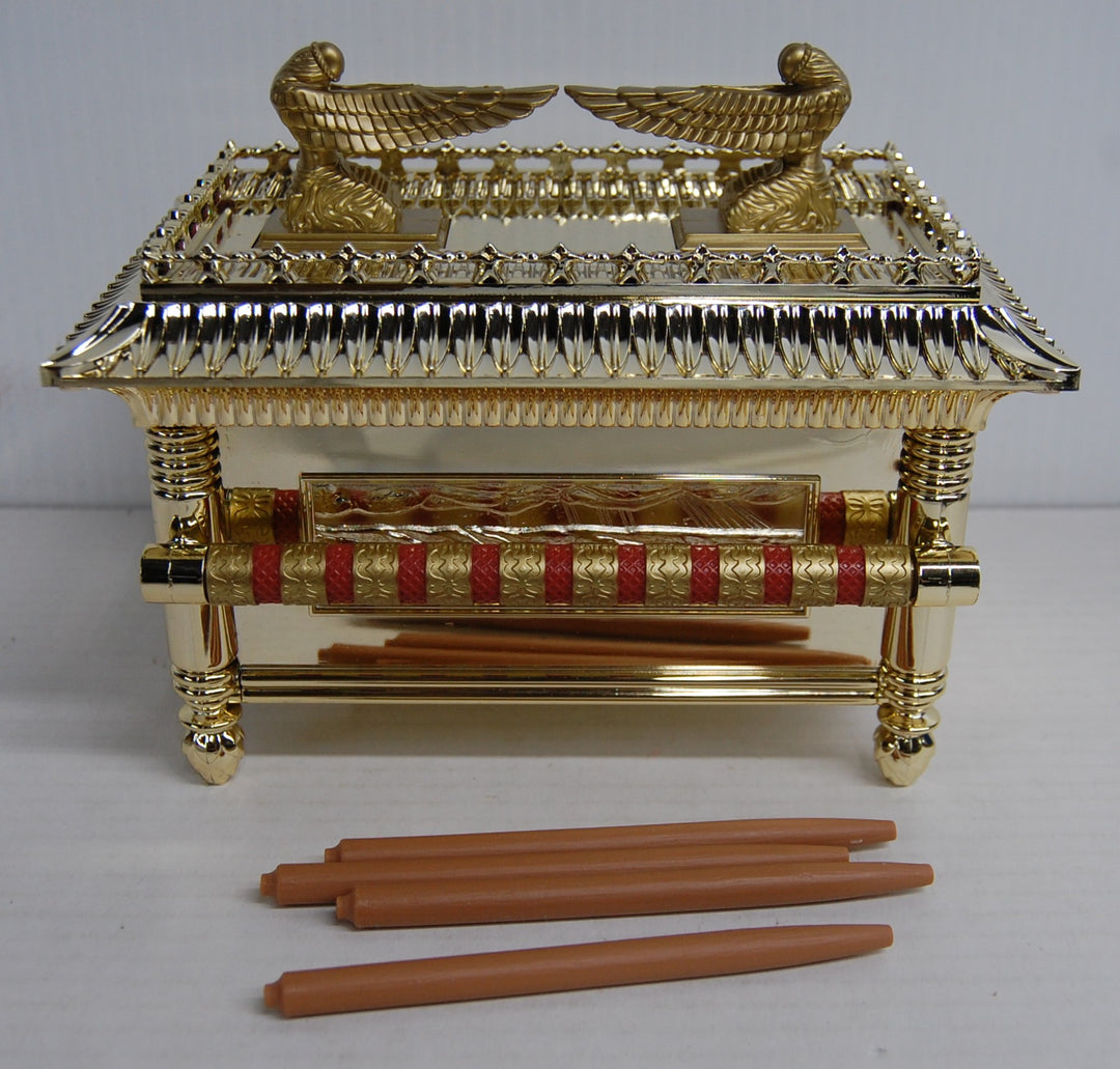 2008 Hasbro - Indiana Jones Ark of the Covenant Replica 45026 Mail-Away