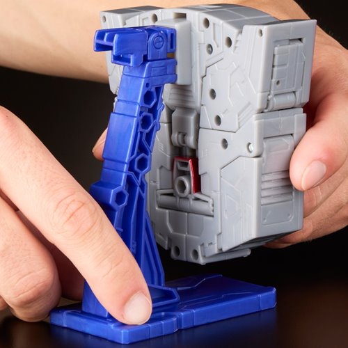 Transformers Icons Voyager Class Optimus Prime Action Figure