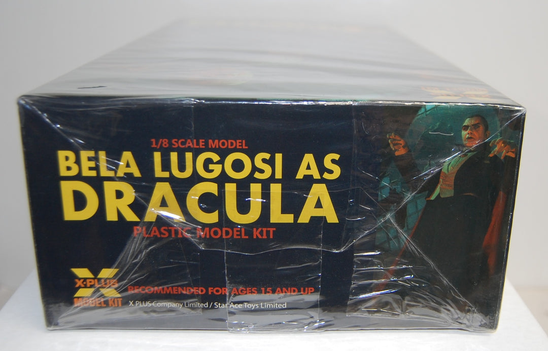 Bela Lugosi as Dracula 1/8 Scale Plastic Model Kit by X-Plus 411-200214TP