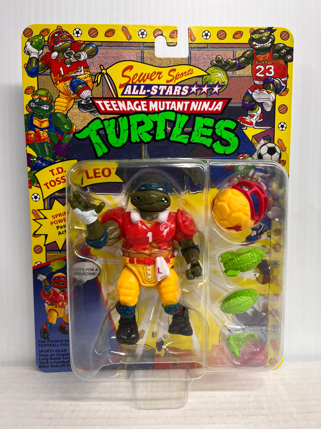 Teenage Mutant Ninja Turtles T.D. Tossin' Leo Action Figure
