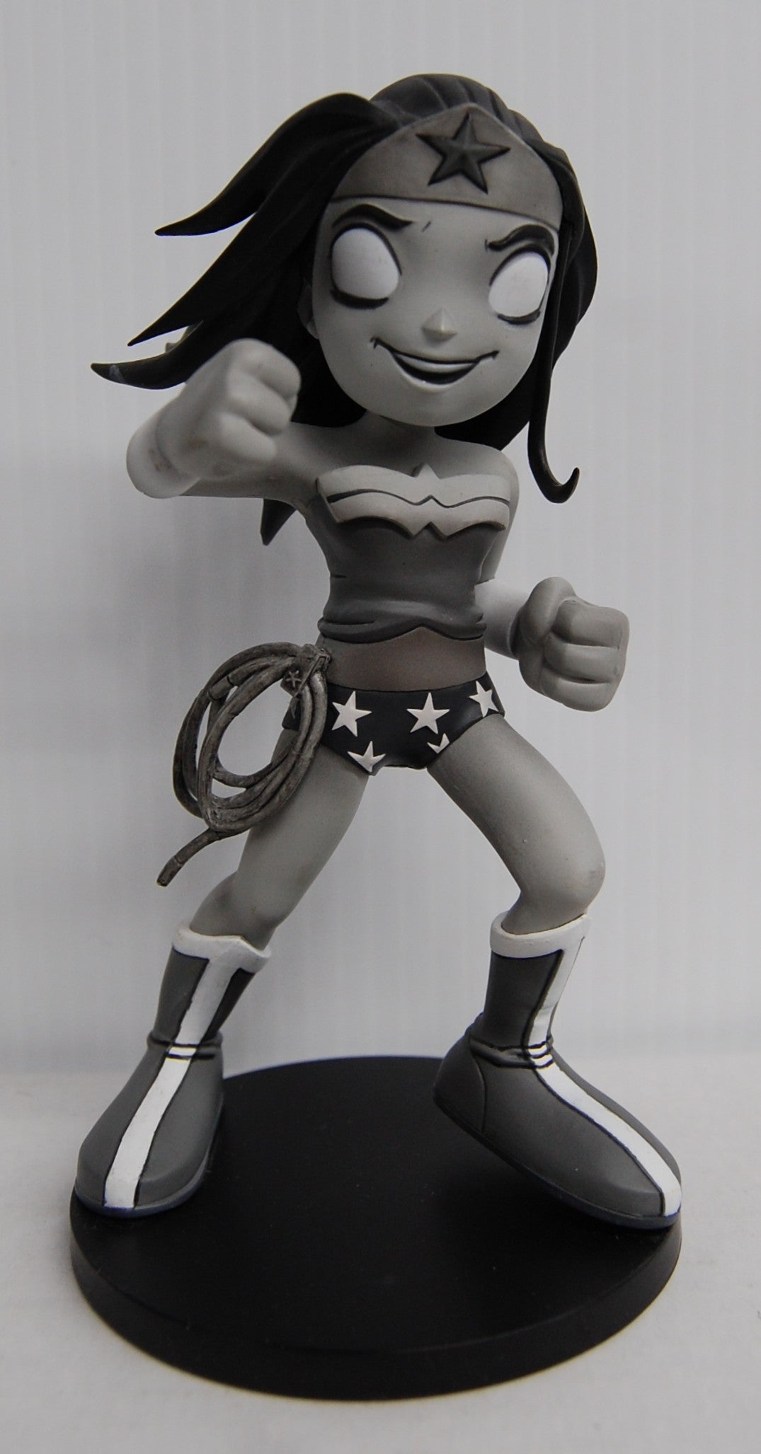 DC Artists Alley Wonder Woman by Chris Uminga (Black & White Variant)  # 259/500