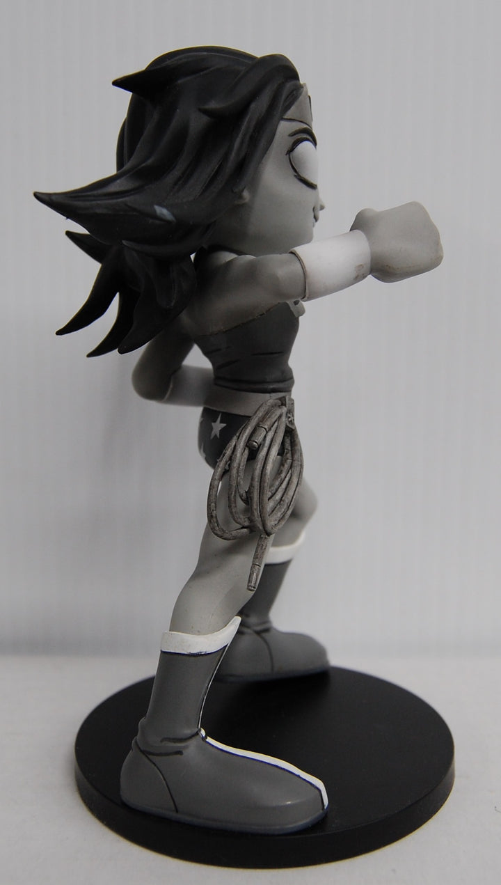 DC Artists Alley Wonder Woman by Chris Uminga (Black & White Variant)  # 259/500