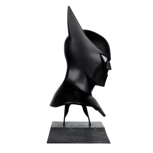 DC Direct Prop Replica Wave 6 Batman Batman Beyond 1:3 Scale Cowl