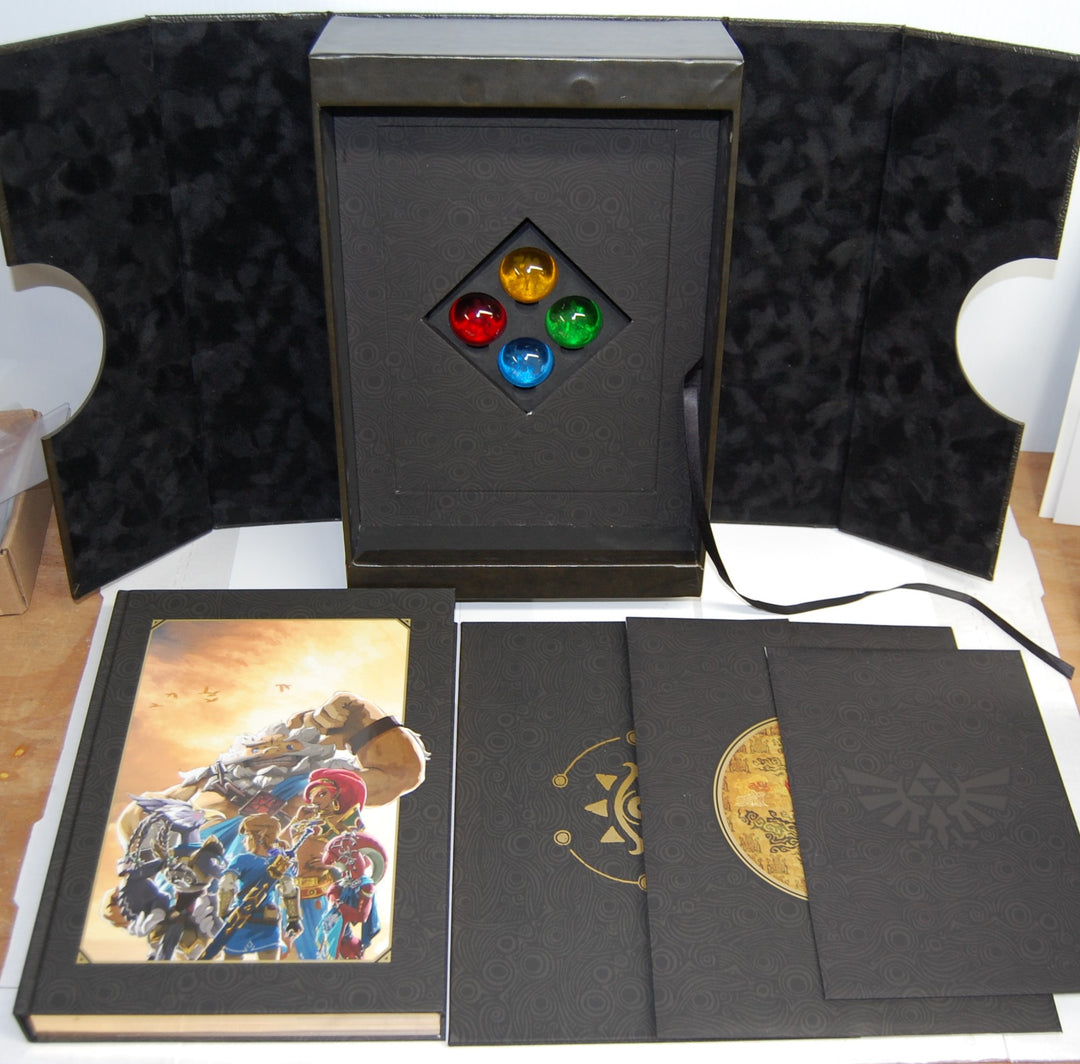 Legend of Zelda: Breath of the Wild Creating a Champion - Champion's Edition Art Book 2018